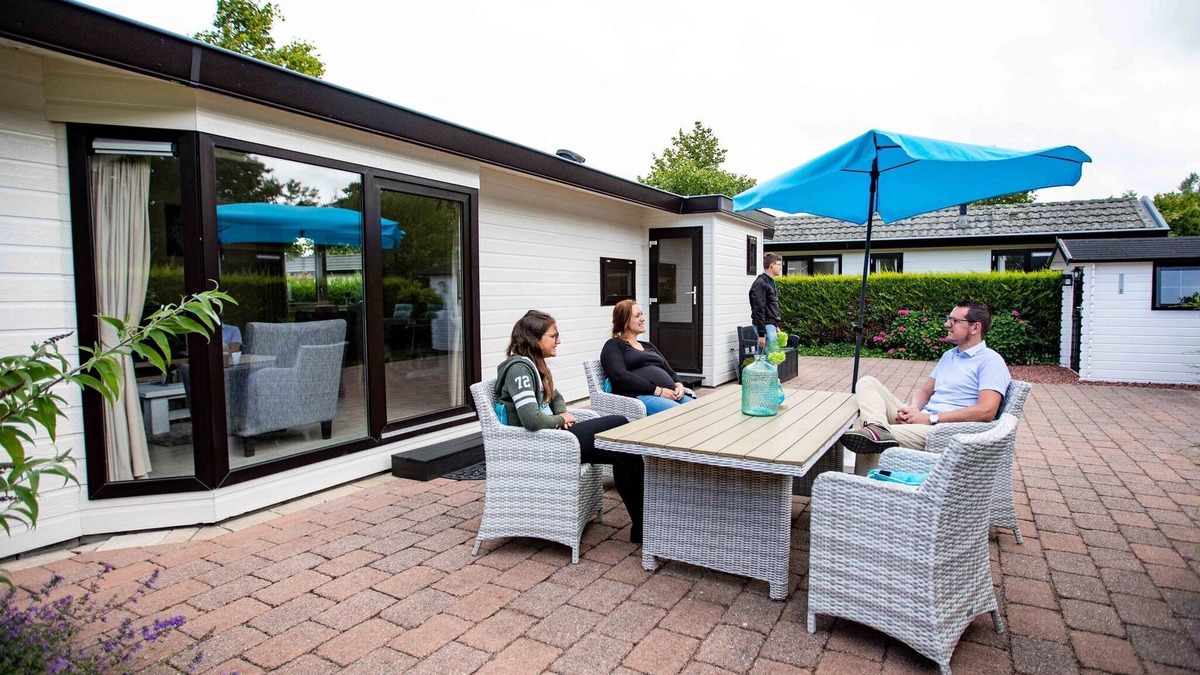 Municipality of Noordwijk Ski Chalet | Well-kept chalet with dishwasher, in Noordwijk
