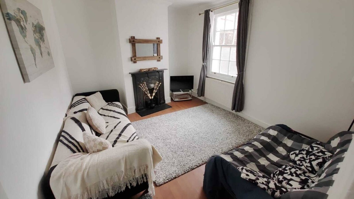 Rotherhithe Apartment | Well-located 2 Bedroom Apartment Close to Tower Bridge
