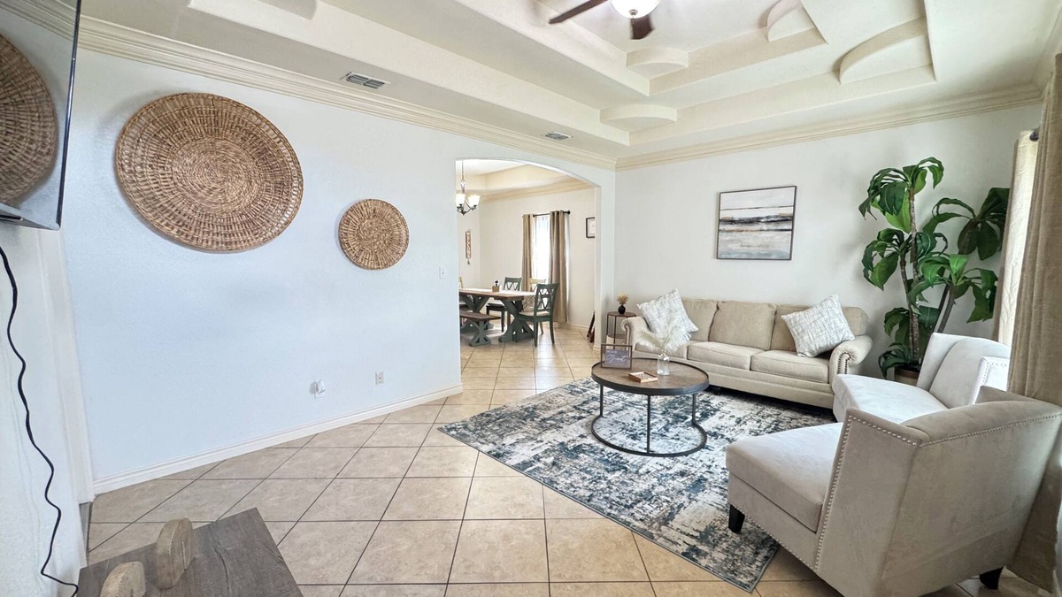 Brownsville House | Well-located 3-bedroom 2 baths house with AC near restaurants and super markets