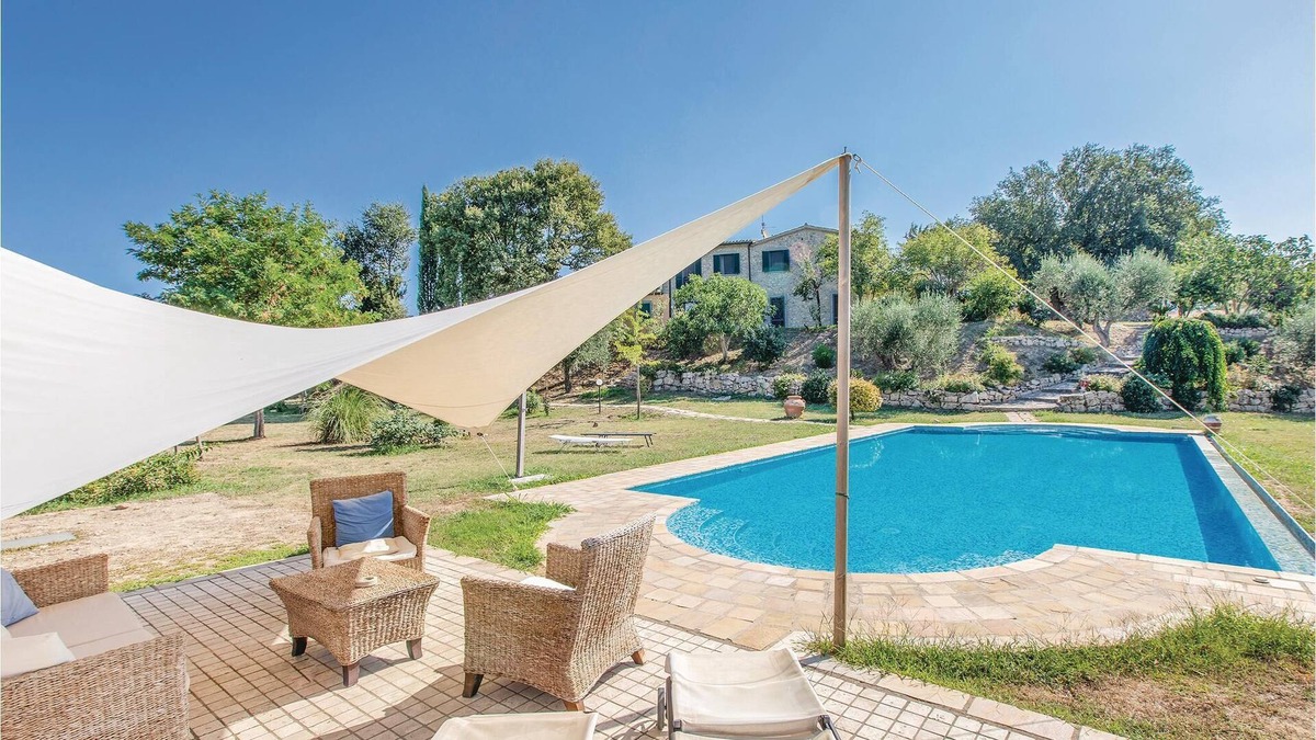 Corbara House | Well-maintained and elegant part of a two-family house with extensive garden and pool, about 10 km f