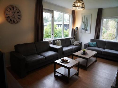 Bosgebied Hoenderloo House | Wellness Home w Hot Tub, cleaning included