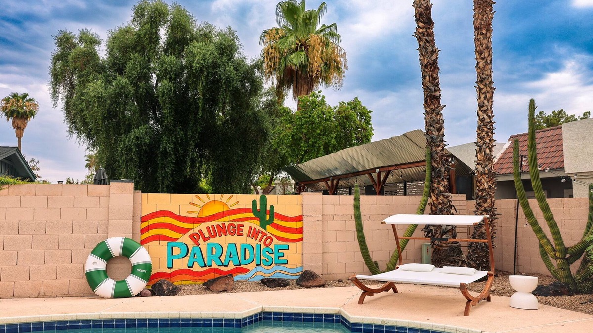 Trail West House | Wellness Retreat Sauna Cold Plunge Pool Golf Spa
