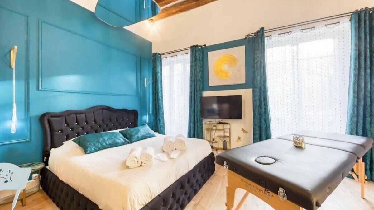 Arpajon Apartment | Wellness suite - Jacuzzi and sauna/SPA love room