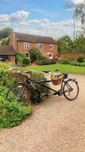 Ledbury House | Welsh Cottage
