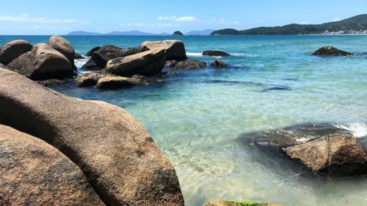Governador Celso Ramos Apartment | Welsh Island Apt 102 - At the sound of the sea