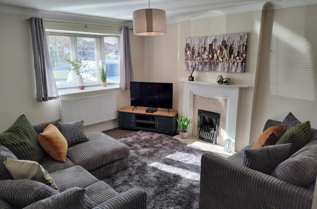 Grantham House | Wentworth Drive Contractor and family 3 bed Home Grantham