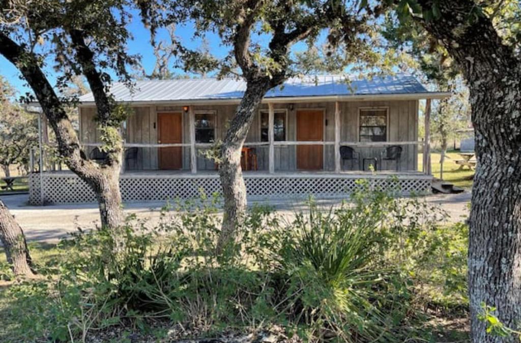 Bandera House | West 1077 Guest Ranch - Buckeye Room 3