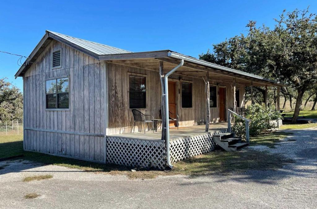 Bandera Bed & Breakfast | West 1077 Guest Ranch - Red Oak Room 5