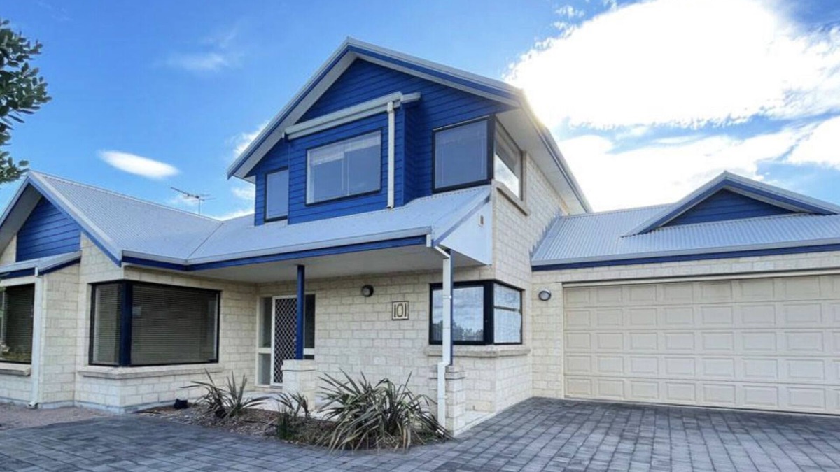 West Beach House | West Beach Getaway - Family & Pet Friendly