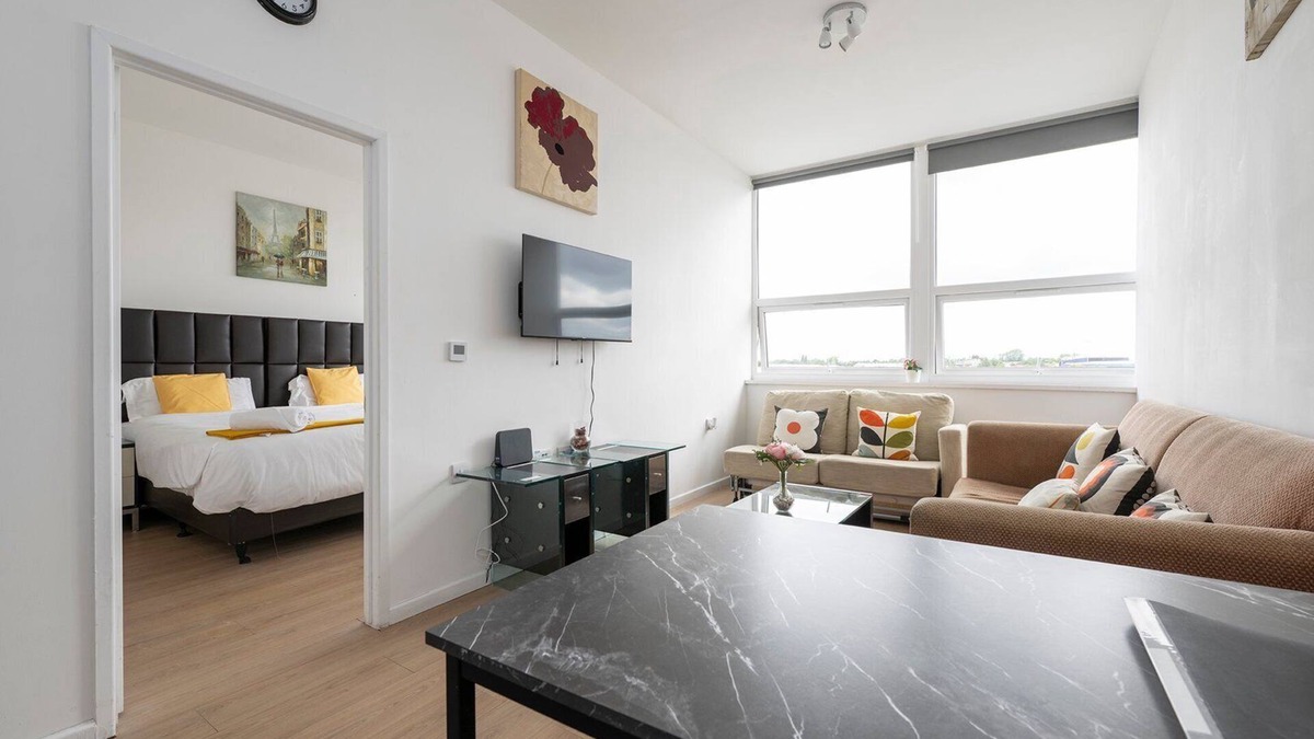 Smethwick Apartment | West Bromwich cosy retreat