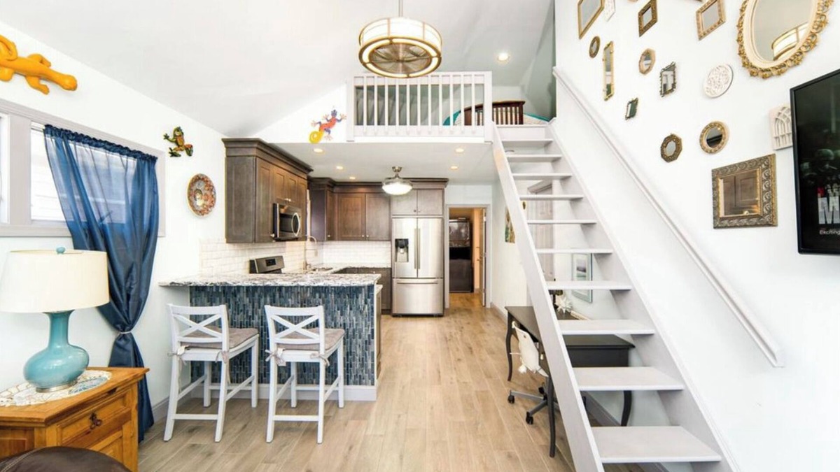 Long Beach House | West End Dream Home