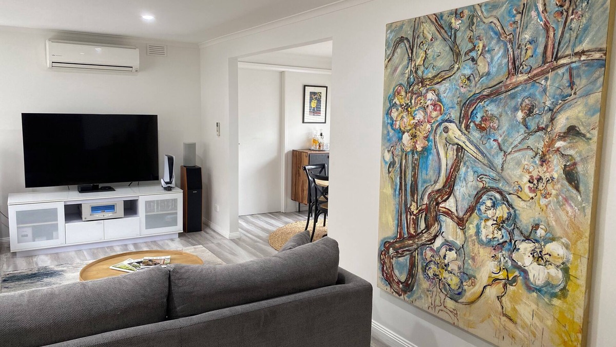 Healesville House | West End on Maroondah, a stones throw from the Four Pillars hospitality precinct