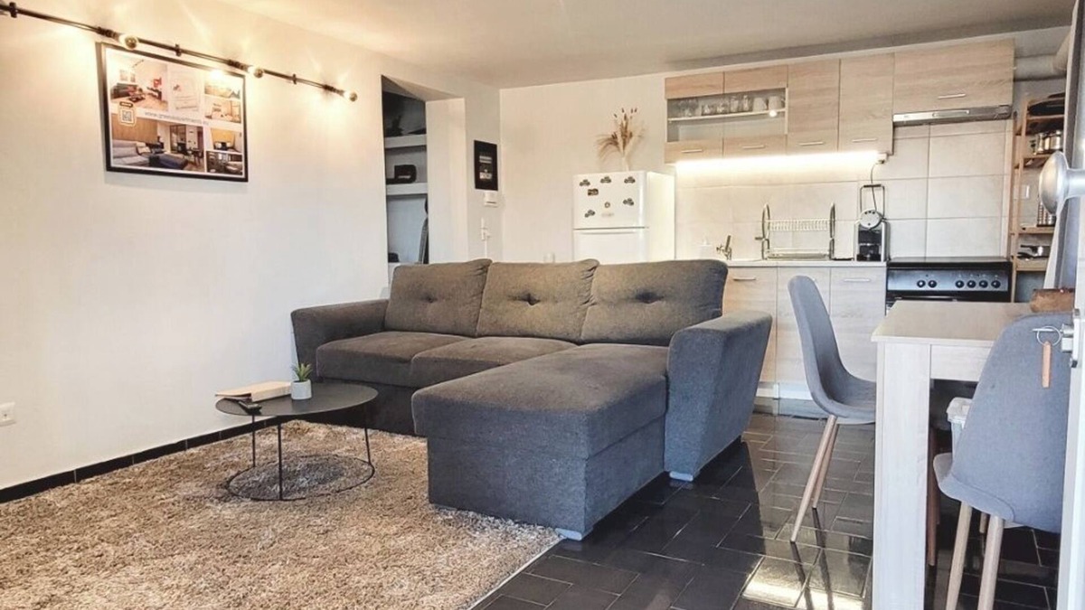 Aigio Apartment | West Garden in Aigio