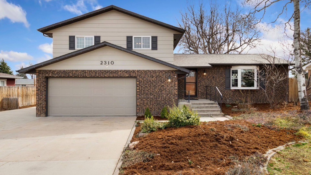 Greeley House | West Greeley 5 bed/4 bath tastefully furnished and recently updated.