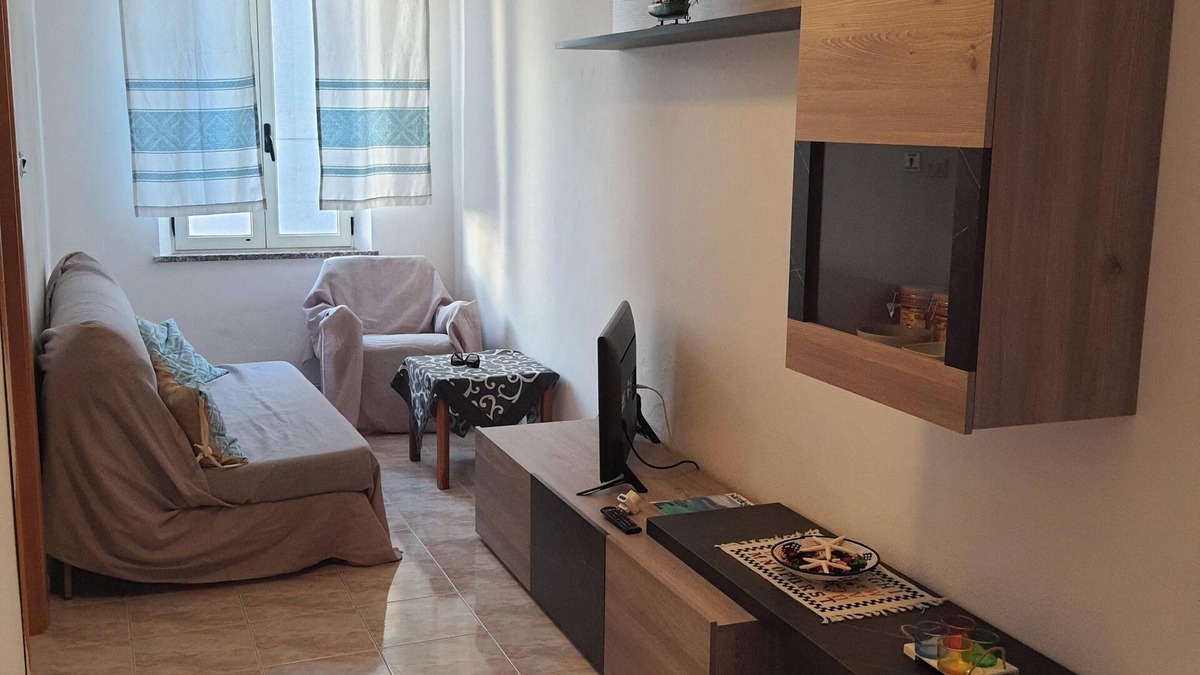 Tresnuraghes Apartment | West house-just a stone's throw from the sea