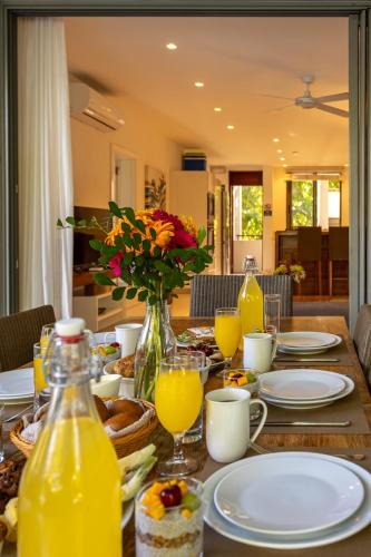 Black River Apartment | West Island by Horizon Holidays