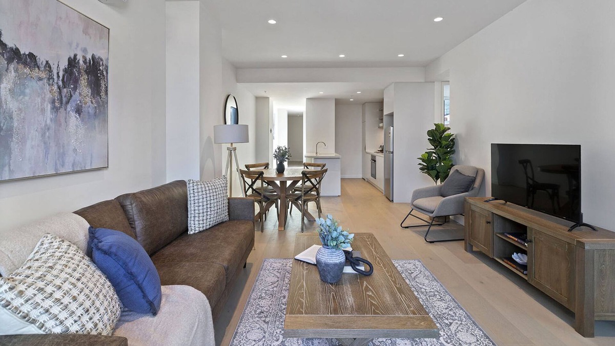 West Melbourne Apartment | West Melbourne 2-Bed Steps from Flagstaff Gardens