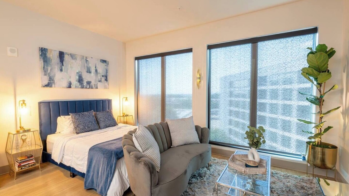 Home Park Hotel | West Midtown Luxury Oasis | W/Rooftop Pool &View