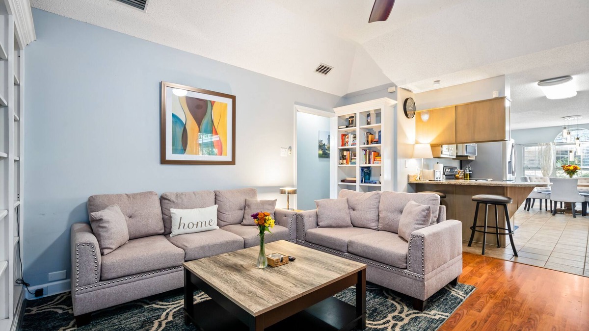 Mobile House | West Mobile's Home Away From Home