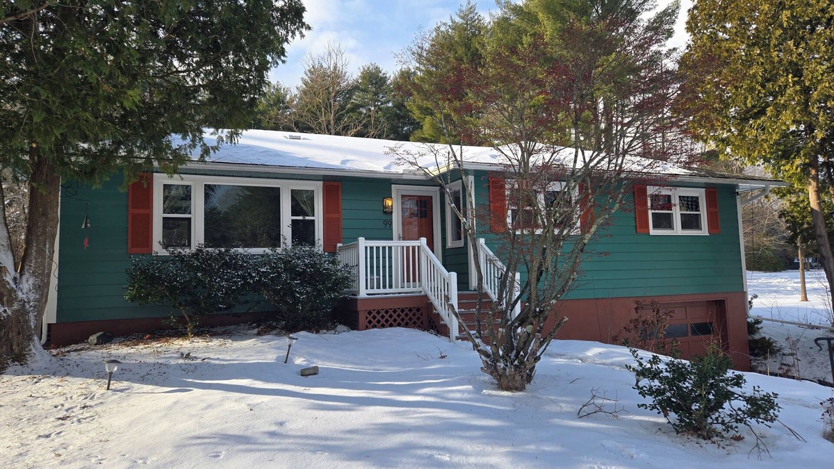 Queensbury House | West Mountain Ski & Adventure Home w/Hot Tubn