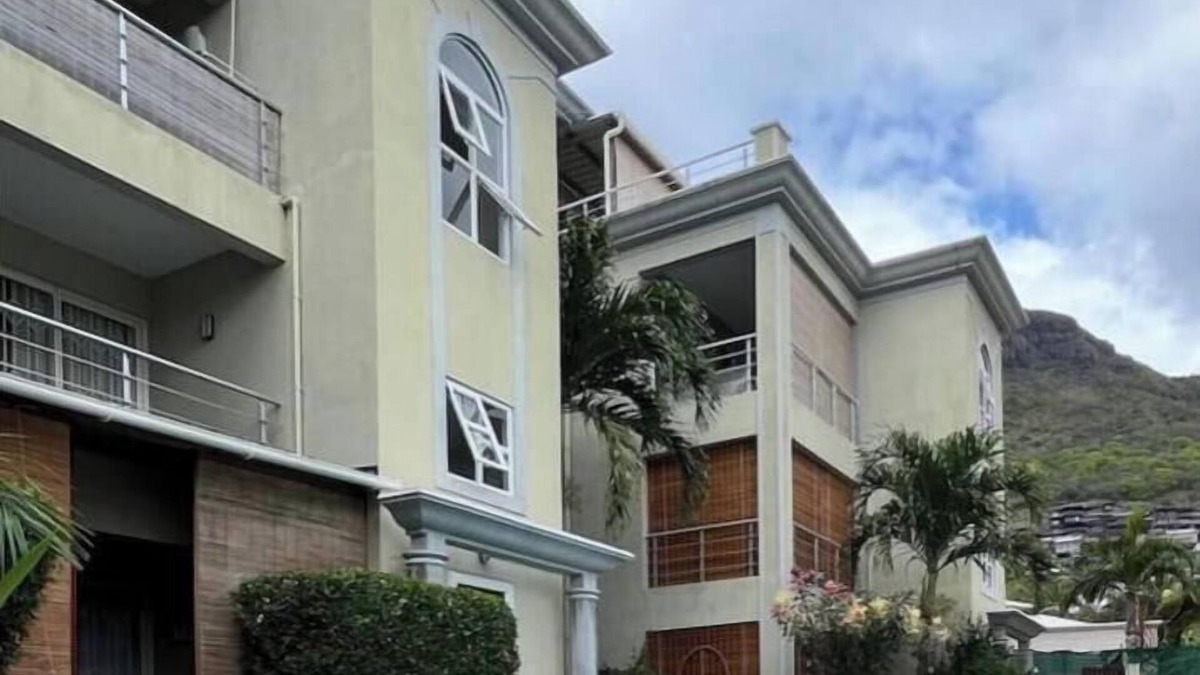 La Mivoie Apartment | West Riviera - nCentrally Located Apartment close to the beach with breakfast.