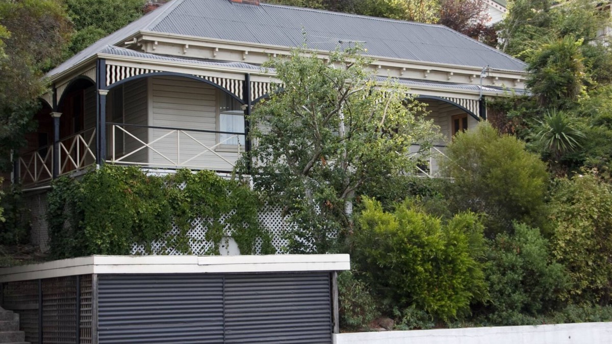 Trevallyn House | West Tamar House Trevallyn