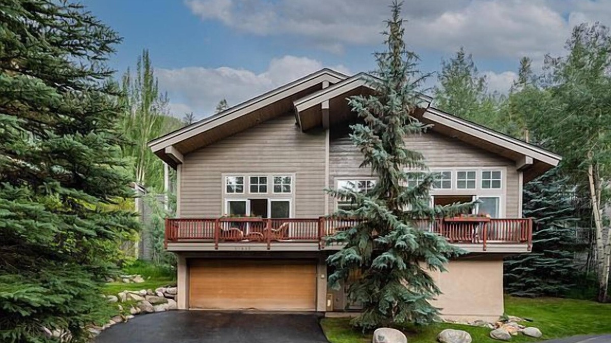 Intermountain House | West Vail Home | Steps to Bus | 5 Mins to Vail Village | Stephen's Park