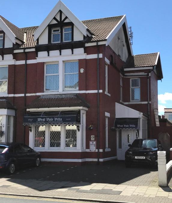 Blackpool Town Center Bed & Breakfast | West Vale Villa
