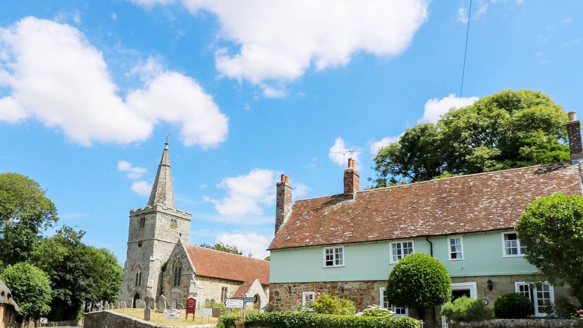 Shorwell Cottage | WEST VIEW, family friendly, character holiday cottage in Shorwell