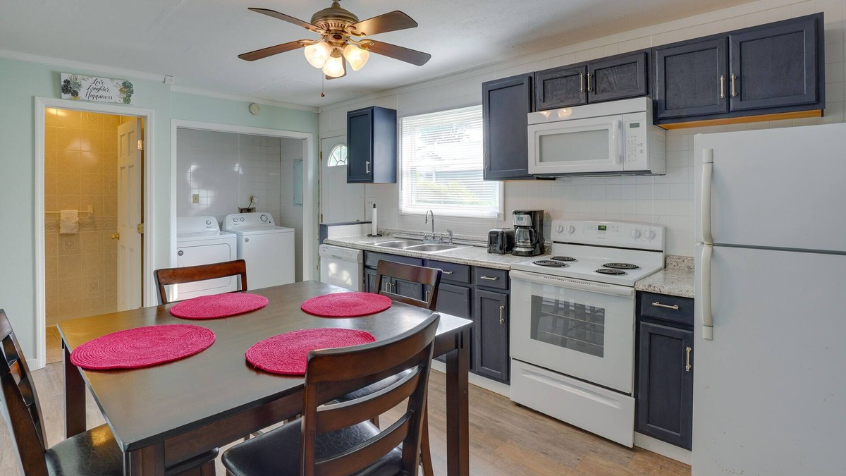 Summerlee House | West Virginia Townhome ~ 6 Mi to Fayetteville!