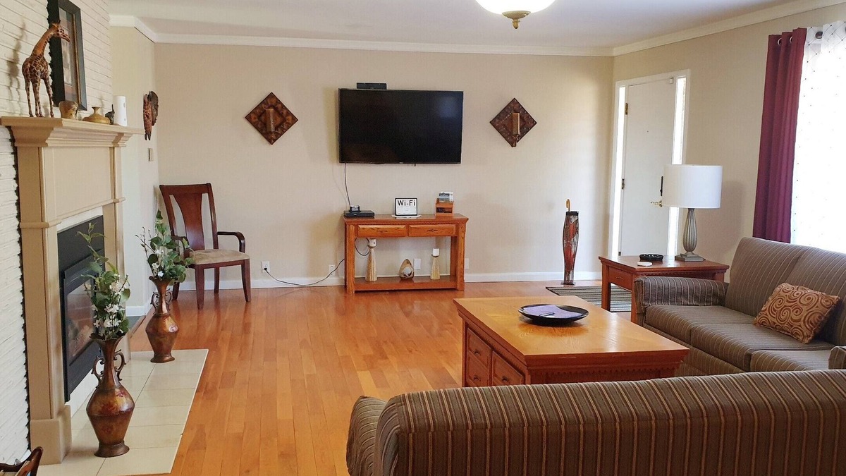 Yakima House | West Yakima - Clean - Safe - Netflix - 4212 - ONWU-LLC