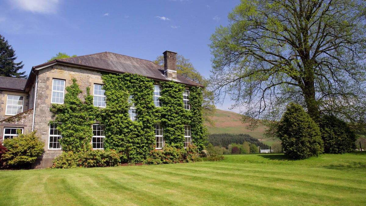 Langholm Cottage | WESTERKIRK MAINS, pet friendly, with a garden in Westerkirk