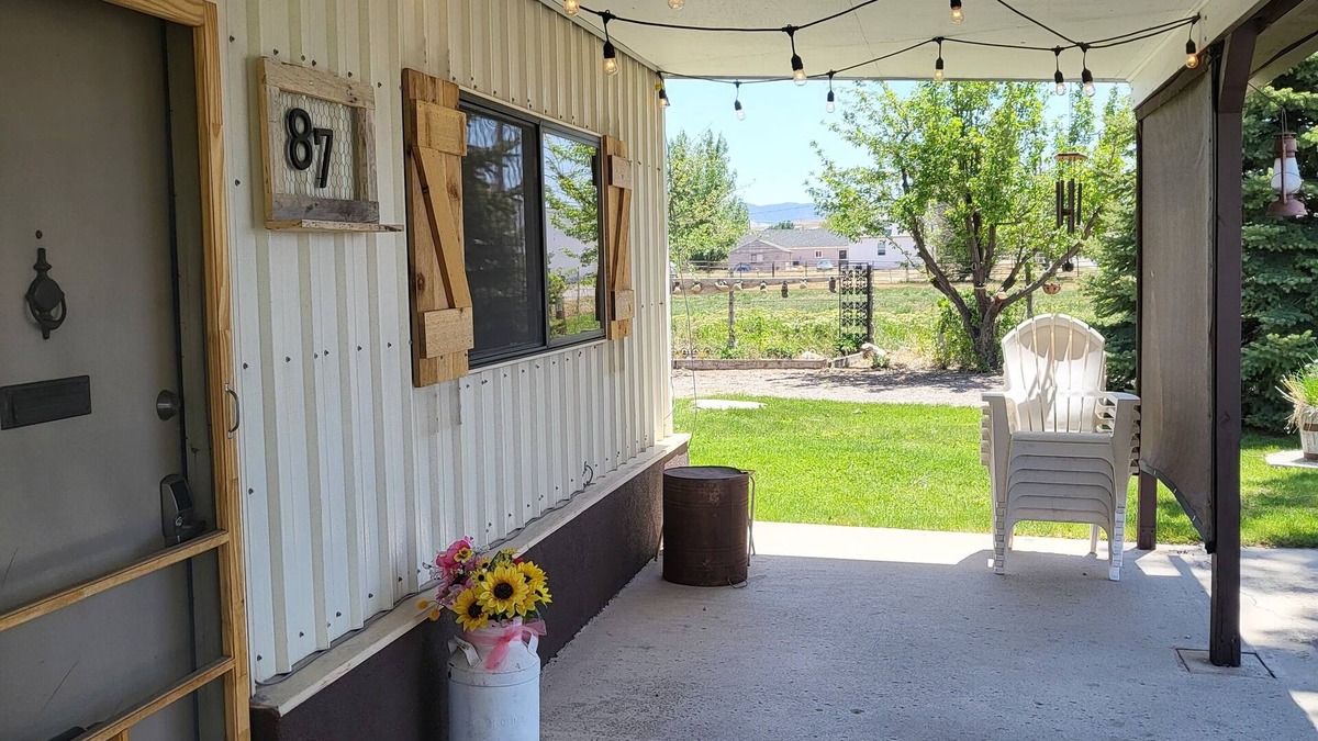 Salina House | Western Charm Getaway, Spacious 2BR Near I-70 in Salina. Single level no stairs