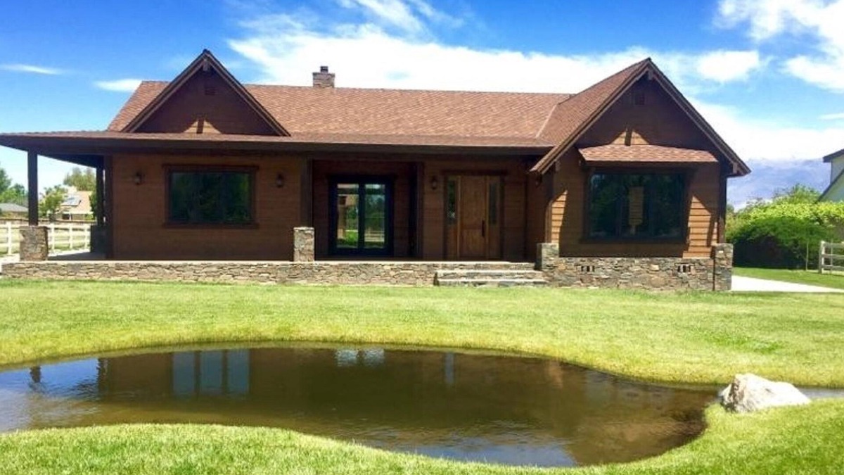 West Bishop House | Western Inspired Lodge on Acreage
