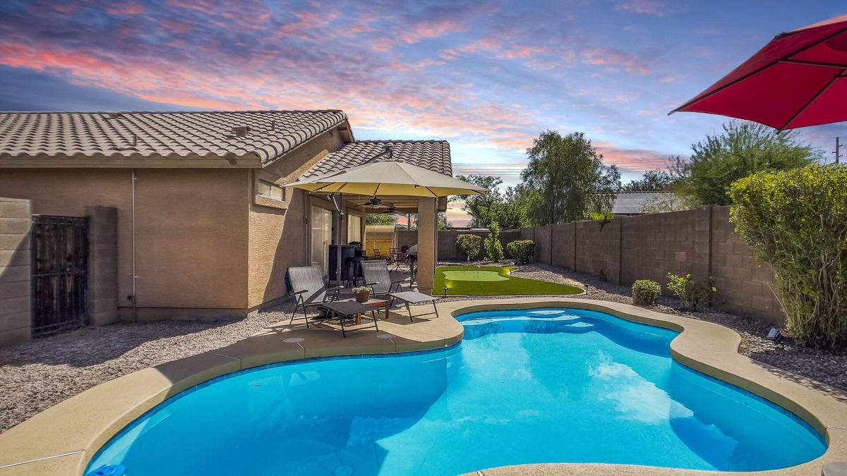South Mountain House | Western vibe 3 BR home with heated pool and sauna