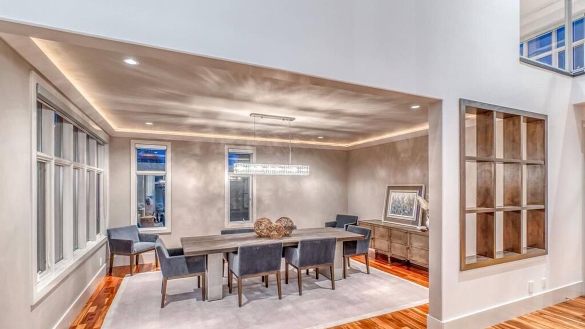 Calgary House | Western View in Elbow Valley... Make it Your Hot Tub Time Machine! :)