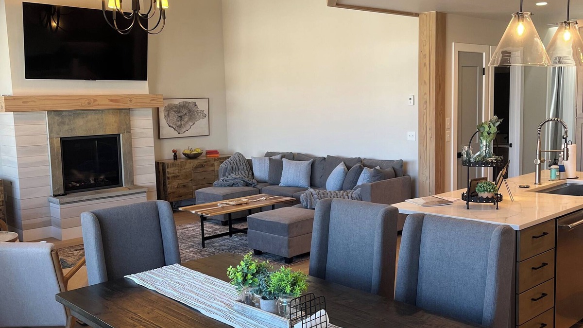 Crested Butte Villa | Western Wood Lily