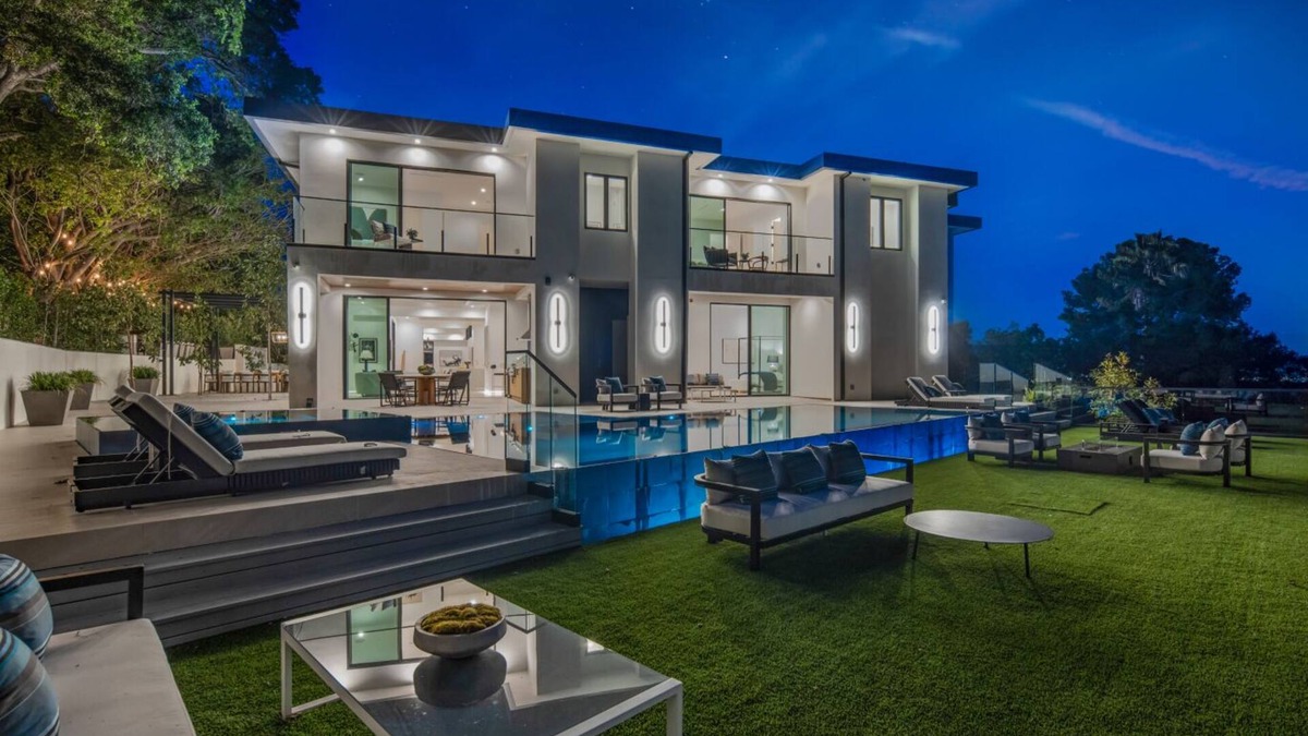 Encino House | Westfall - Unparalleled Modern Luxury Estate with Infinity Pool & Spa