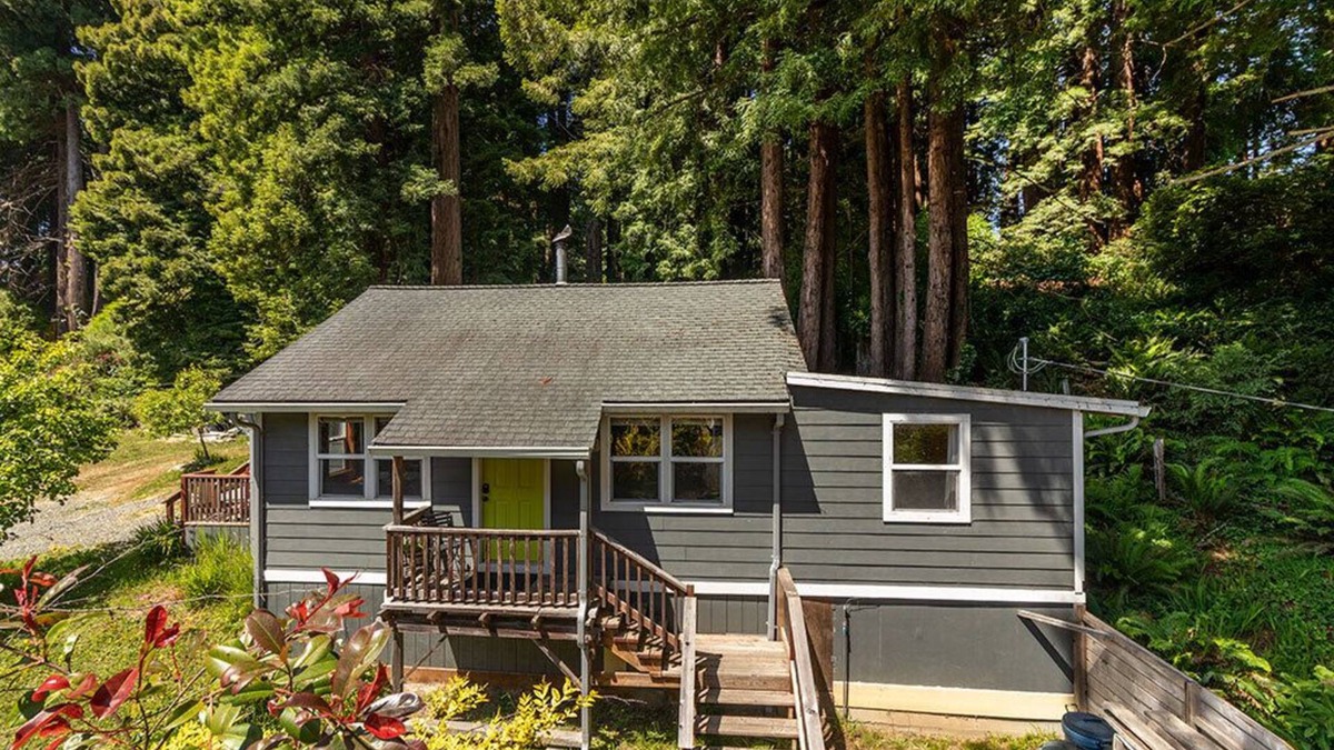 Trinidad House | Westhaven Woods~Low rate special! Near beach & Redwoods!