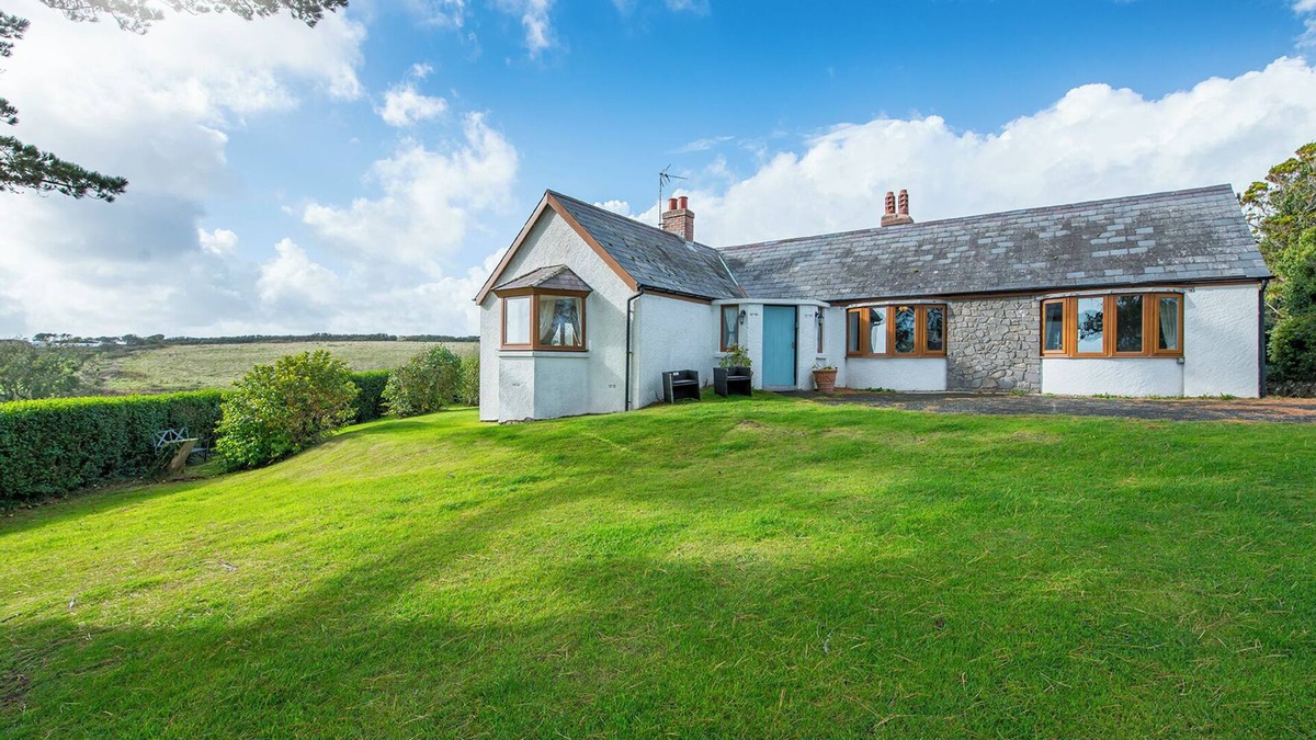 Lydstep Cottage | Westhills, Holiday Cottage Lydstep, Sleeps 7, 3 bedrooms, bathrooms