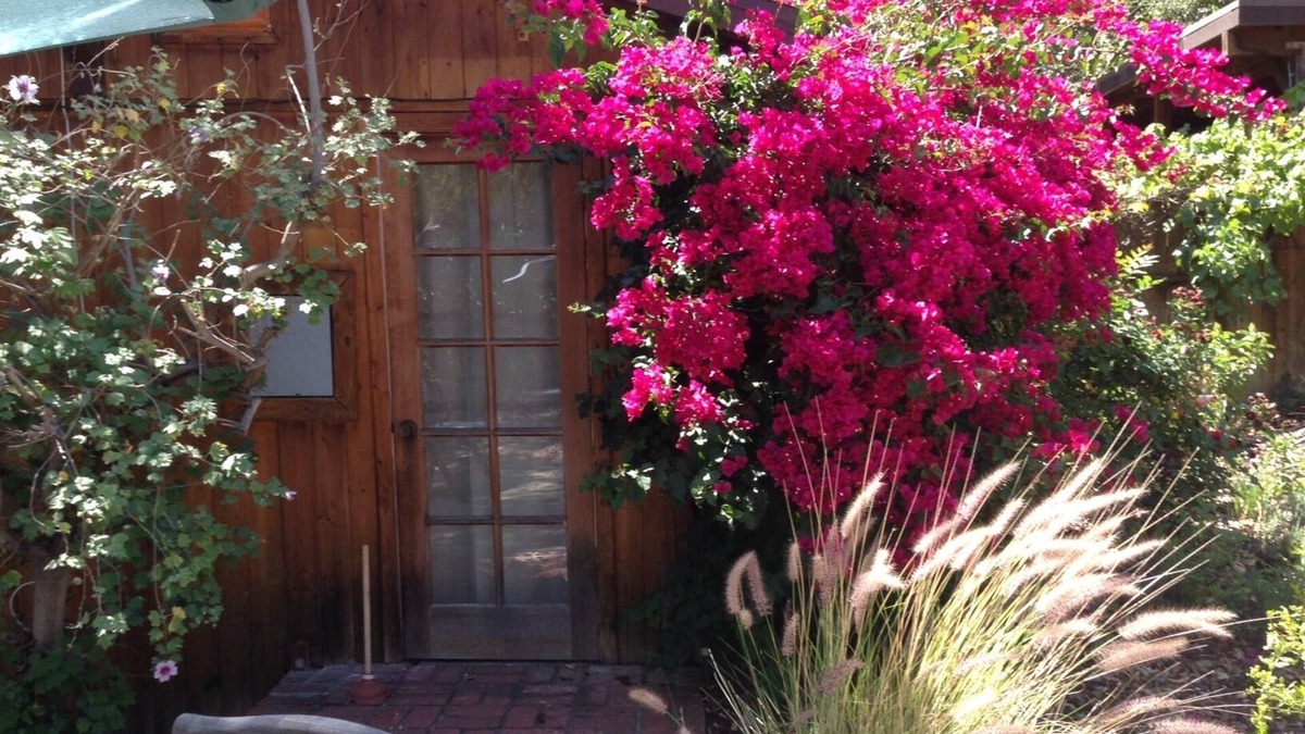 Thousand Oaks House | Westlake Village Country Guest Cottage in Lush Private Country Setting
