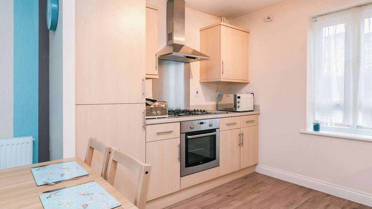 Basingstoke Cottage | Westside Apartment 4