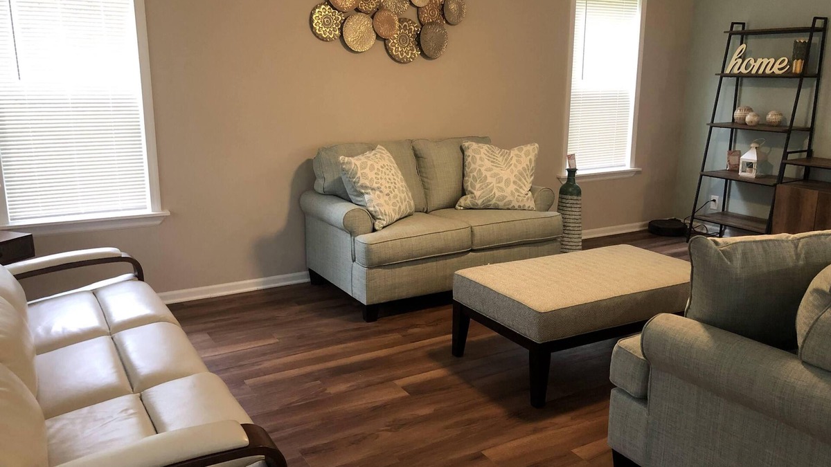 Oak Hill House | Westside home away from home-Live like local and chill in privacy. Super safe