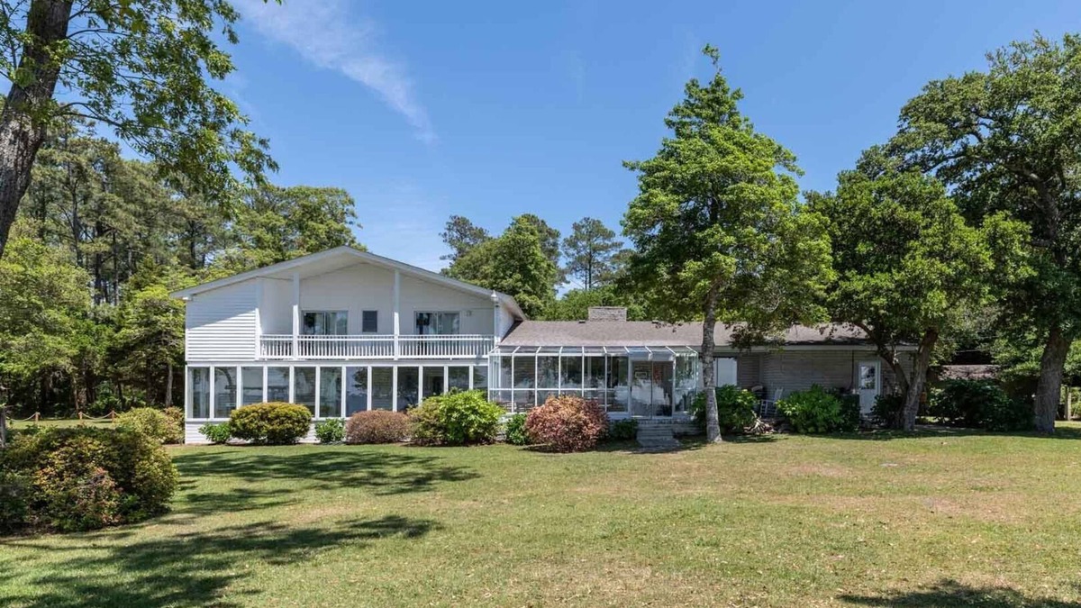Manteo House | Westside Inn at Roanoke Island, Pet Friendly Event Home