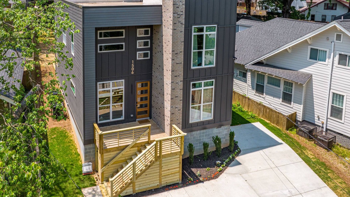 Westview Villa | Westview Hotel! Spacious, Modernistic, Group Friendly Home in Atlanta