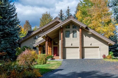 Weyyakin Ranch House | Weyyakin 301