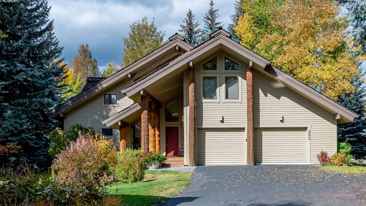 Weyyakin Ranch House | Weyyakin Home - Amazing Home for 13 Just Minutes From Downtown