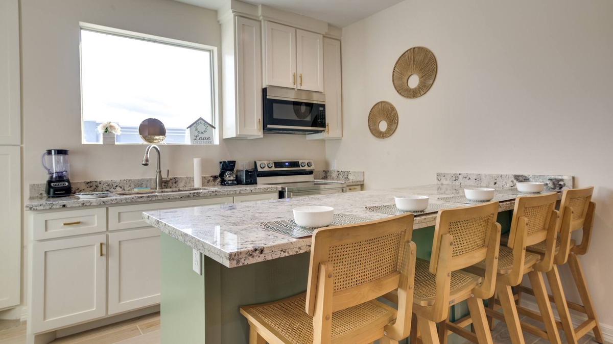 Brownsville House | WFH-Friendly Brownsville Home w/Private Patio