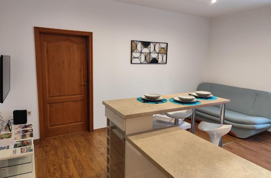 Gyor Apartment | WHA White's House Apartman