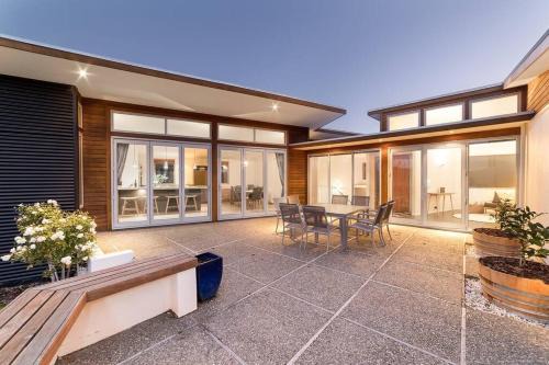 Fernhill House | Whakata on Whitbourn